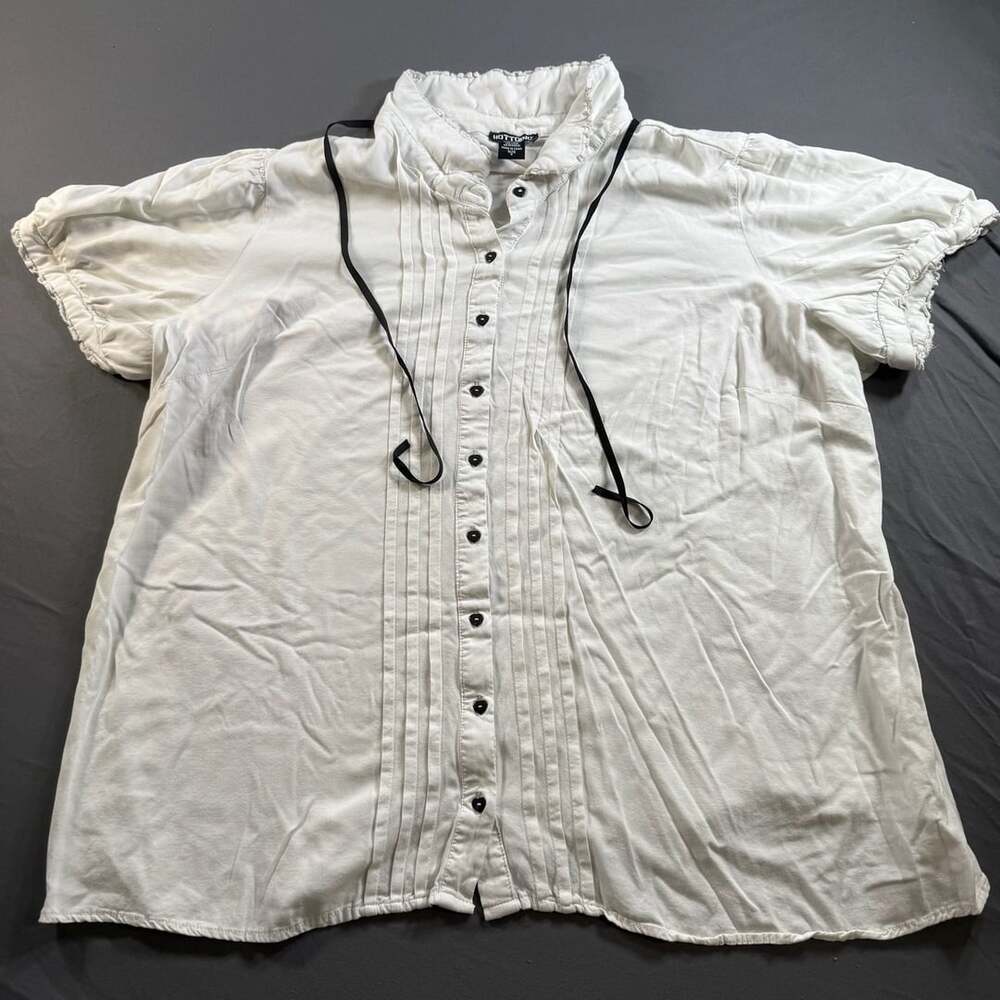 Hot Topic White Pleated Button Down Short Sleeve Blouse Size 4